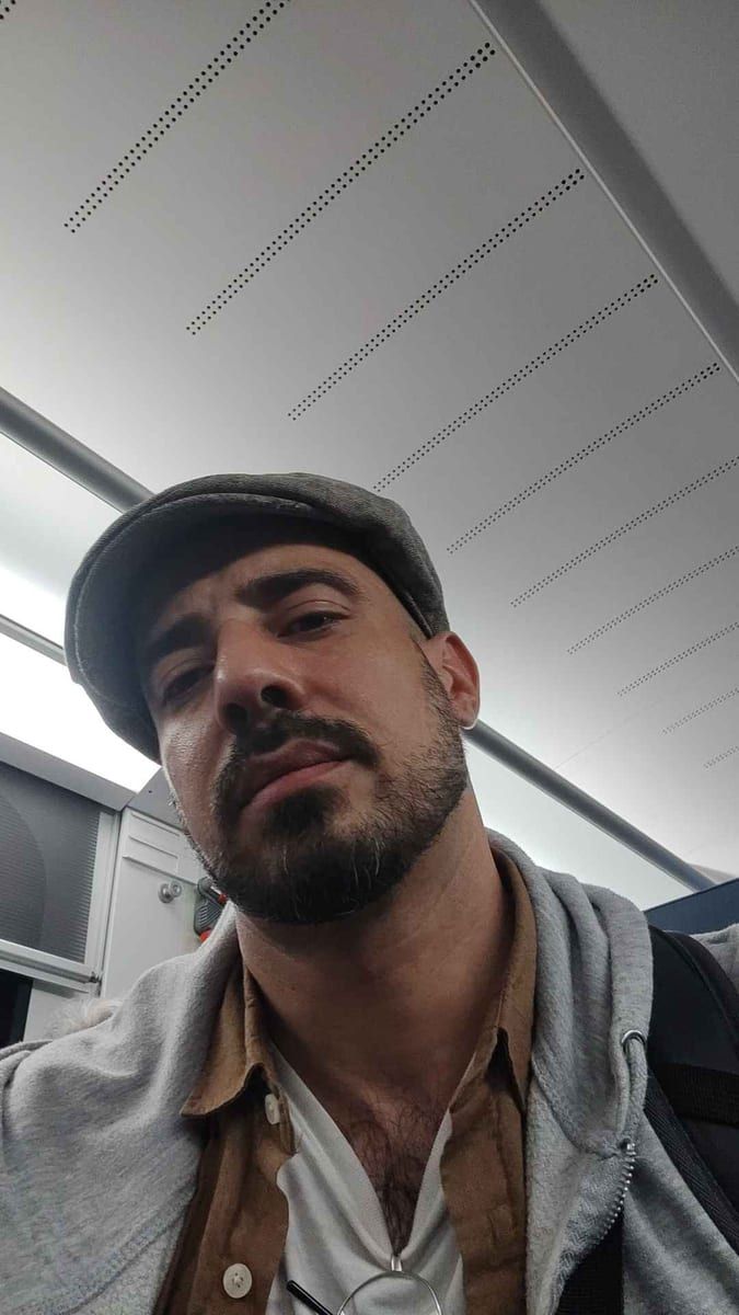 Adryen - Site rencontres gay à Büetigen Profil de Adryen, 29 ans, Site rencontres gay à Büetigen (Berne)