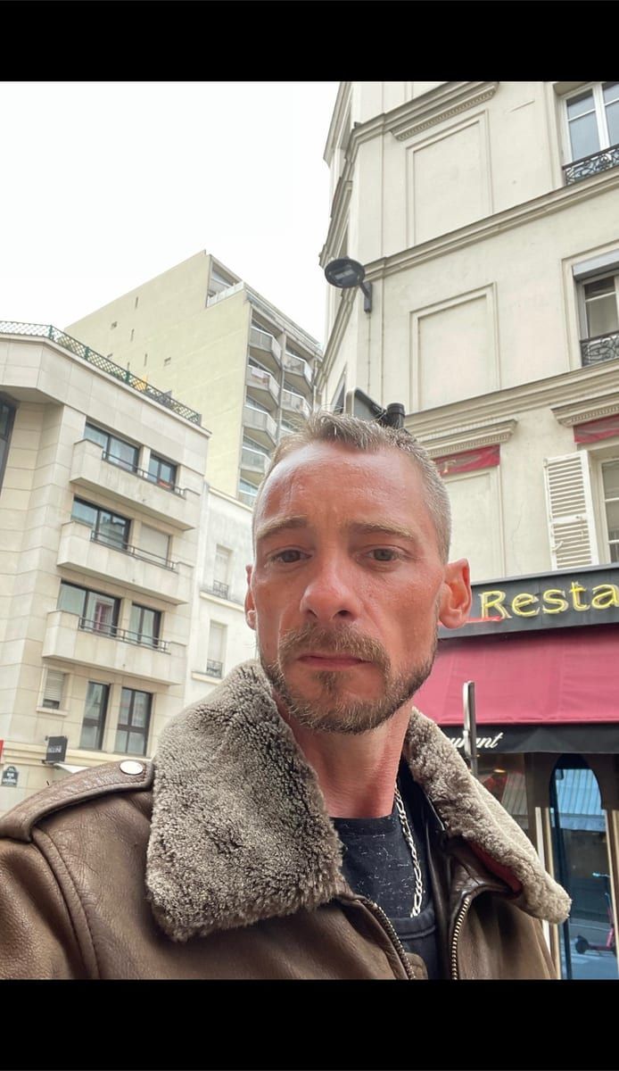 Florimon - Site rencontres gay à Ipsach Profil de Florimon, 42 ans, Site rencontres gay à Ipsach (Berne)