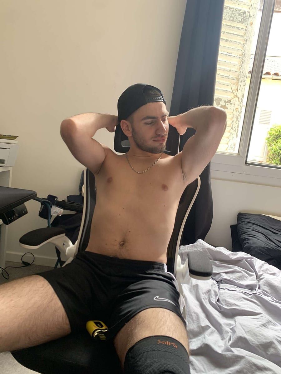 Fredj - Site rencontres gay à Berken Profil de Fredj, 28 ans, Site rencontres gay à Berken (Berne)