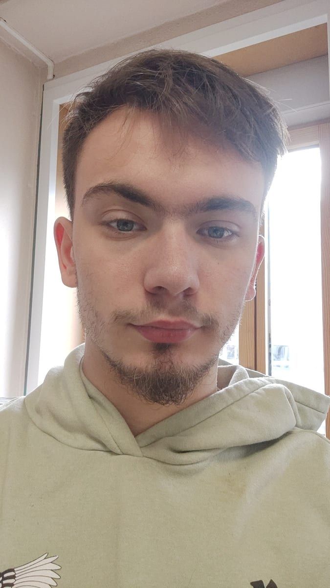 Yonni - Site rencontres gay à Langwies Profil de Yonni, 23 ans, Site rencontres gay à Langwies (Grisons)