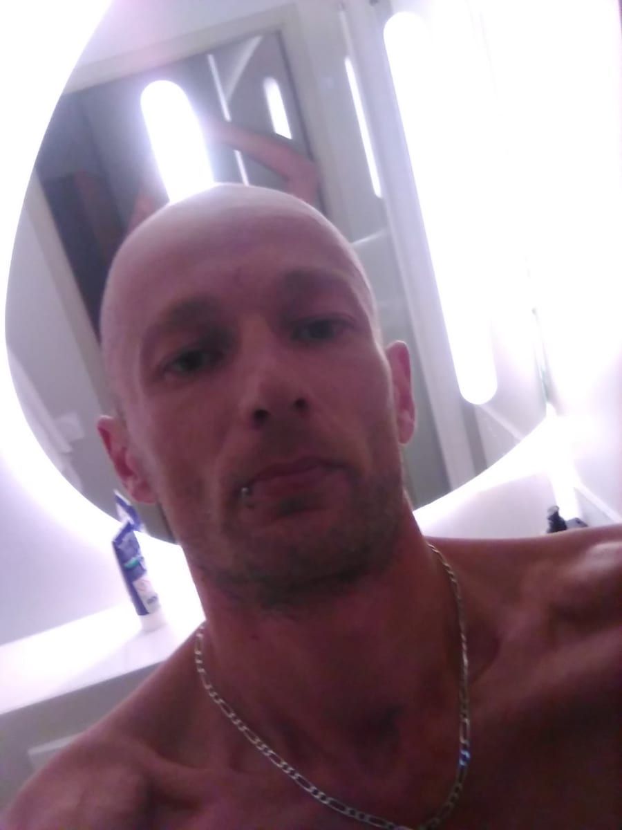 Yony - Site rencontres gay à Castrisch Profil de Yony, 38 ans, Site rencontres gay à Castrisch (Grisons)