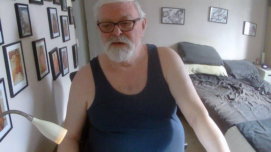 Noam - Site rencontres gay à Jenaz Profil de Noam, 33 ans, Site rencontres gay à Jenaz (Grisons)
