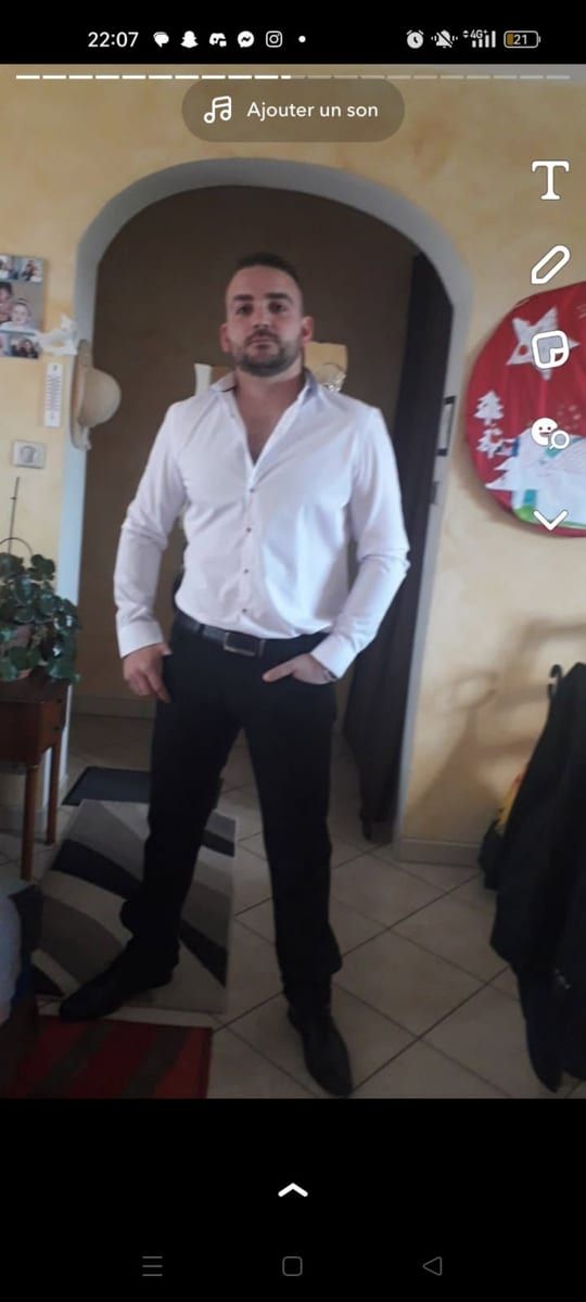 Vivian - Site rencontres gay à Bercher Profil de Vivian, 44 ans, Site rencontres gay à Bercher (Vaud)