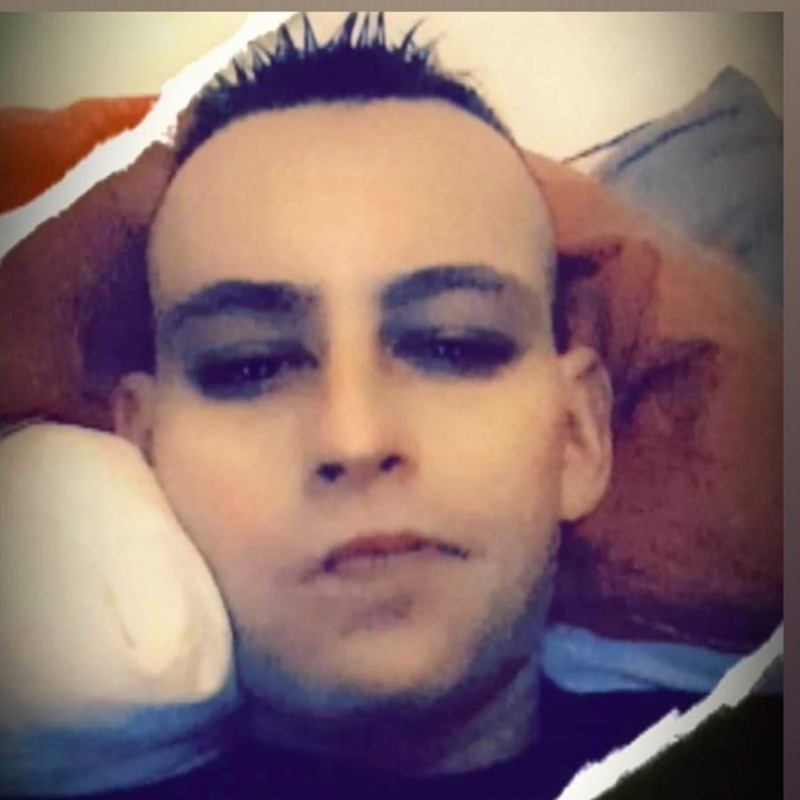 Sylvain - Site rencontres gay à Camischolas Profil de Sylvain, 25 ans, Site rencontres gay à Camischolas (Grisons)