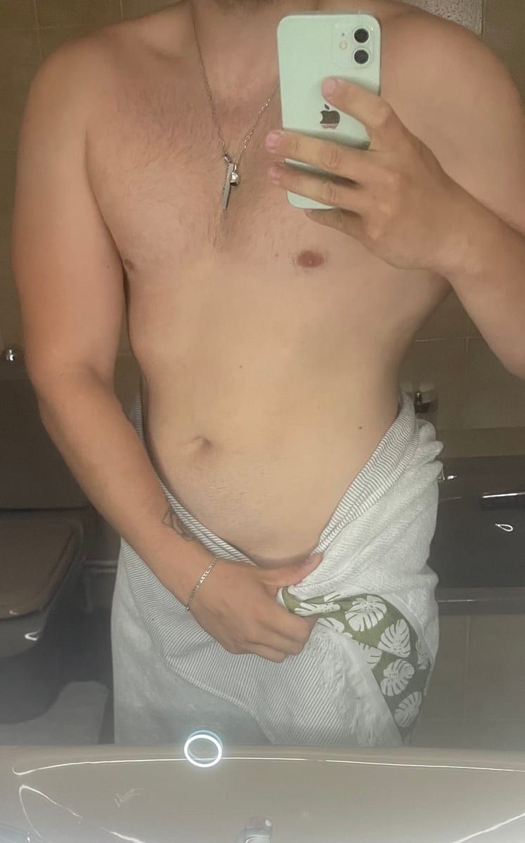 Isidoro - Site rencontres gay à Tavanasa Profil de Isidoro, 32 ans, Site rencontres gay à Tavanasa (Grisons)