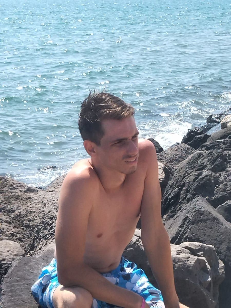 Mica - Site rencontres gay à Rigi Kaltbad Profil de Mica, 41 ans, Site rencontres gay à Rigi Kaltbad (Lucerne)
