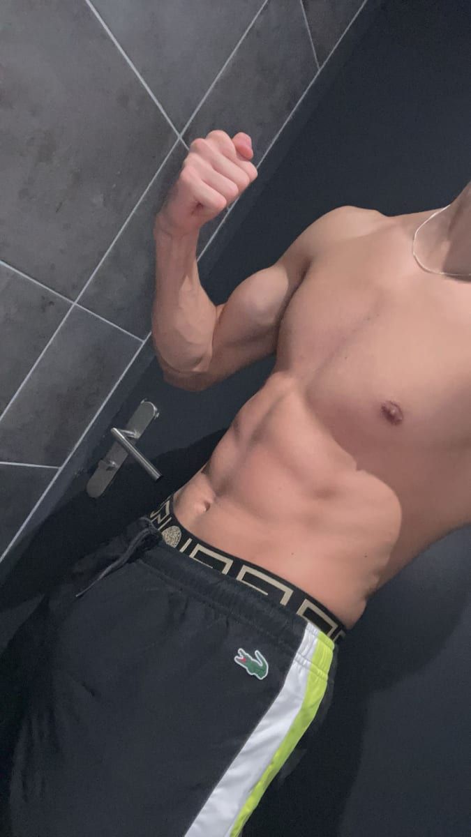 Paul-loup - Site rencontres gay à Camischolas Profil de Paul-loup, 42 ans, Site rencontres gay à Camischolas (Grisons)