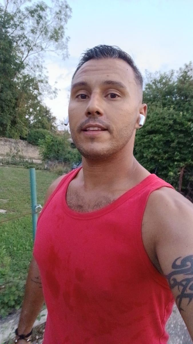 Mateis - Site rencontres gay à Zuchwil Profil de Mateis, 31 ans, Site rencontres gay à Zuchwil (Soleure)