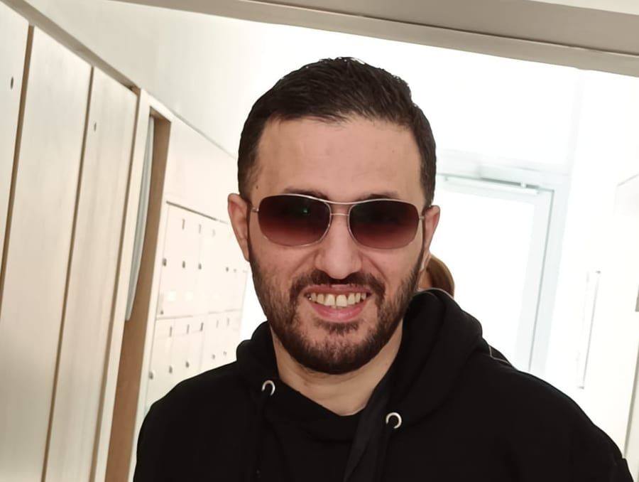 Javiel - Site rencontres gay à Juf Profil de Javiel, 27 ans, Site rencontres gay à Juf (Grisons)