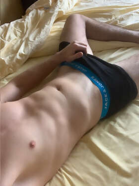 Lokman - Site rencontres gay à Veyrier Profil de Lokman, 26 ans, Site rencontres gay à Veyrier (Genève)