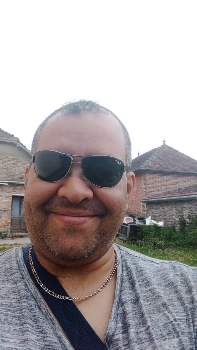Tibor - Site rencontres gay à Eclépens Profil de Tibor, 42 ans, Site rencontres gay à Eclépens (Vaud)