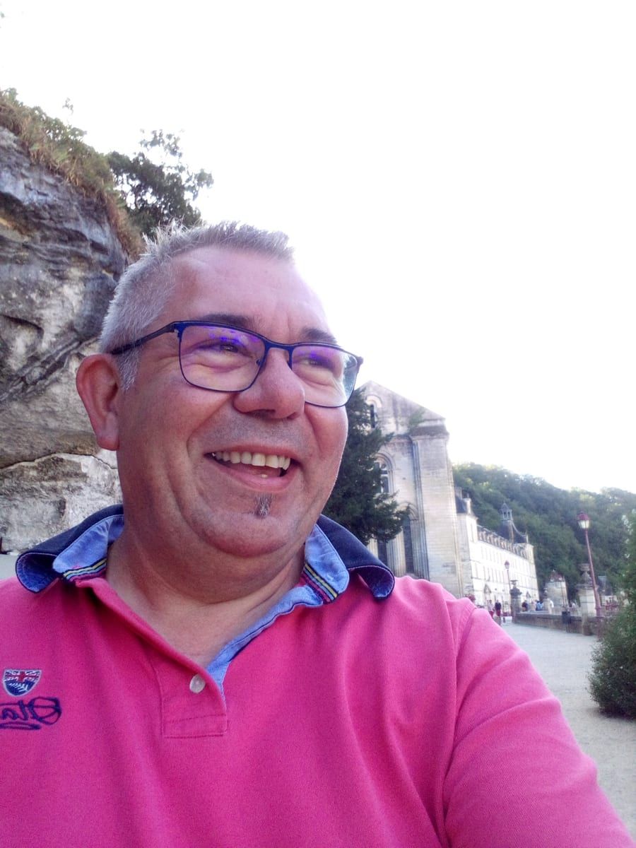 Asdine - Site rencontres gay à Ermensee Profil de Asdine, 32 ans, Site rencontres gay à Ermensee (Lucerne)