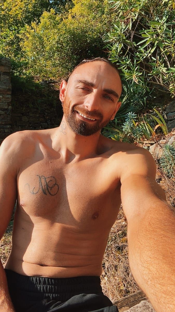 Salim - Site rencontres gay à Blitzingen Profil de Salim, 34 ans, Site rencontres gay à Blitzingen (Valais)