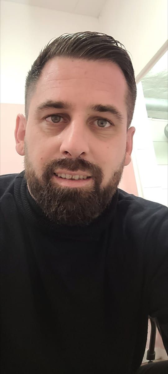 Nolhan - Site rencontres gay à Rorbas Profil de Nolhan, 41 ans, Site rencontres gay à Rorbas (Zurich)