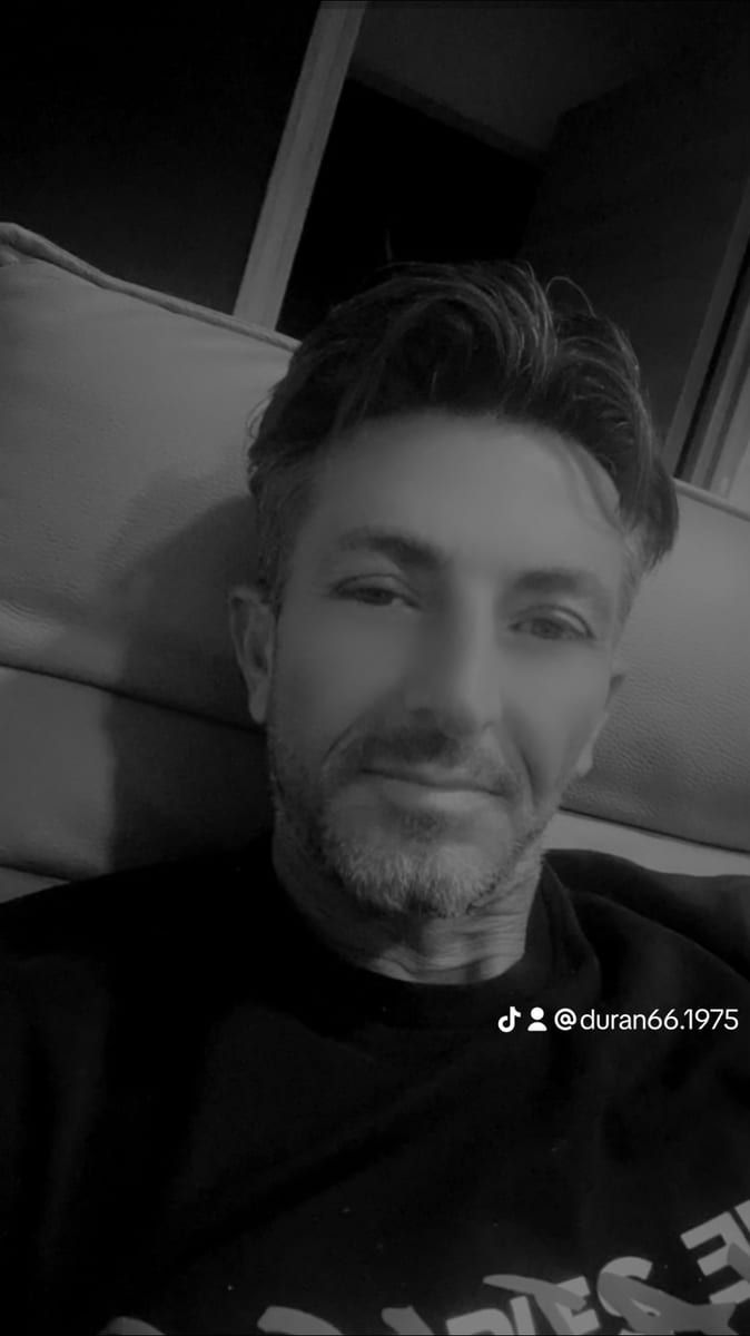 Tibor - Site rencontres gay à Urnerboden Profil de Tibor, 23 ans, Site rencontres gay à Urnerboden (Uri)