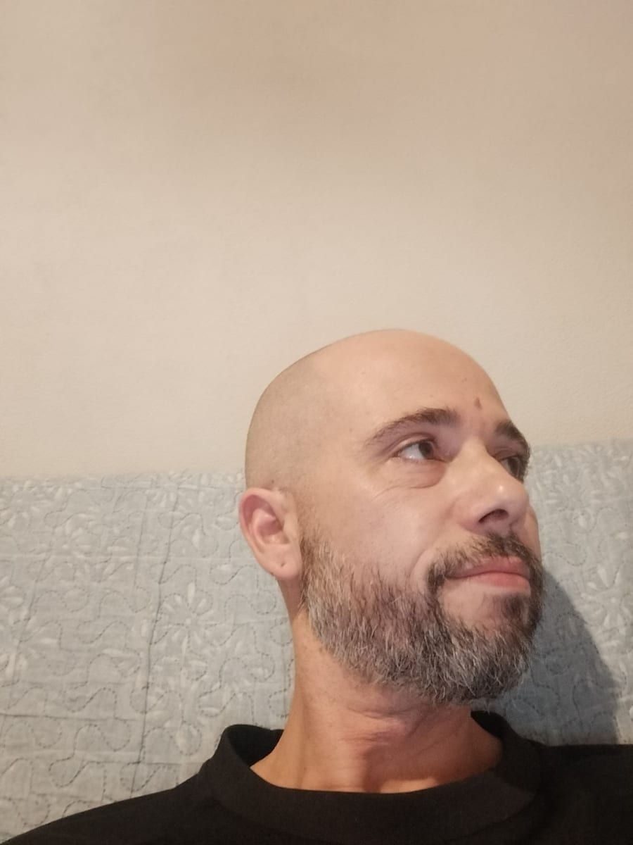 Fabian - Site rencontres gay à Wilen (Sarnen) Profil de Fabian, 44 ans, Site rencontres gay à Wilen (Sarnen) (Obwald)