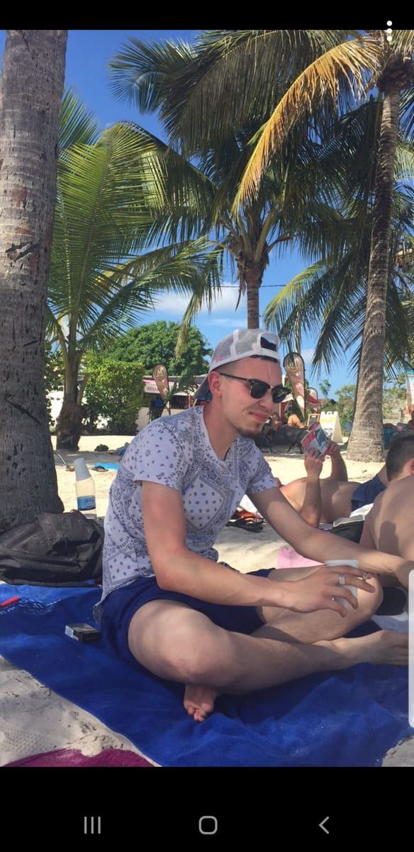 Meli - Site rencontres gay à Pignia Profil de Meli, 42 ans, Site rencontres gay à Pignia (Grisons)