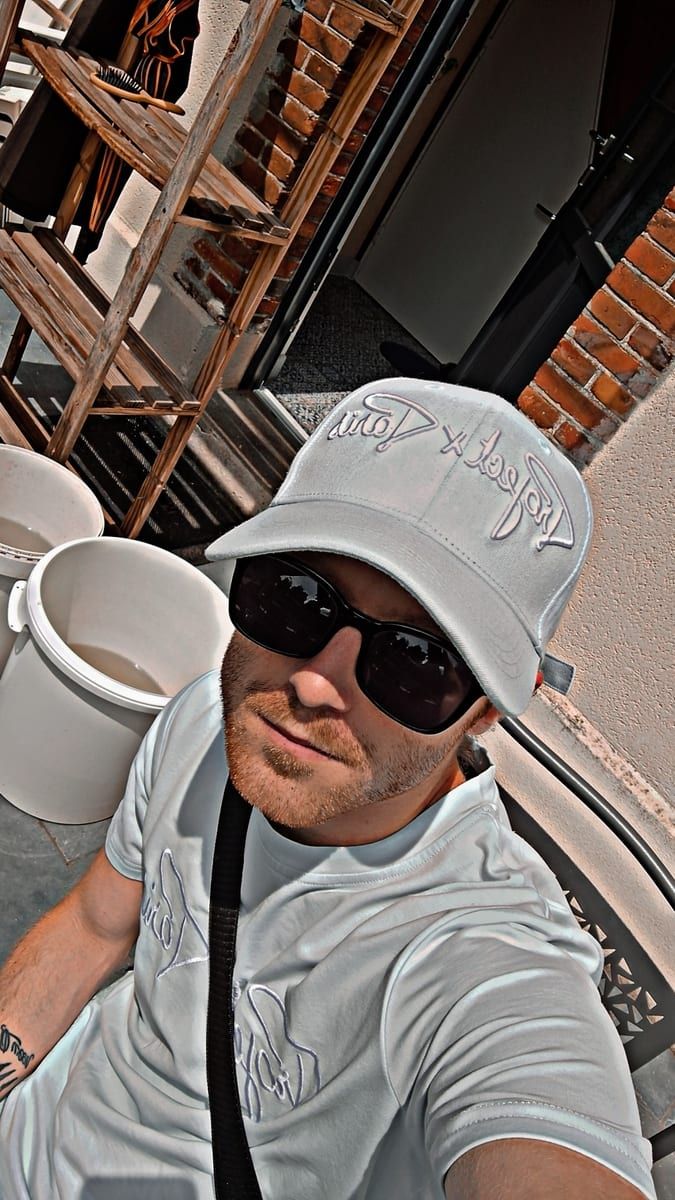 Kyo - Site rencontres gay à Tschlin Profil de Kyo, 37 ans, Site rencontres gay à Tschlin (Grisons)