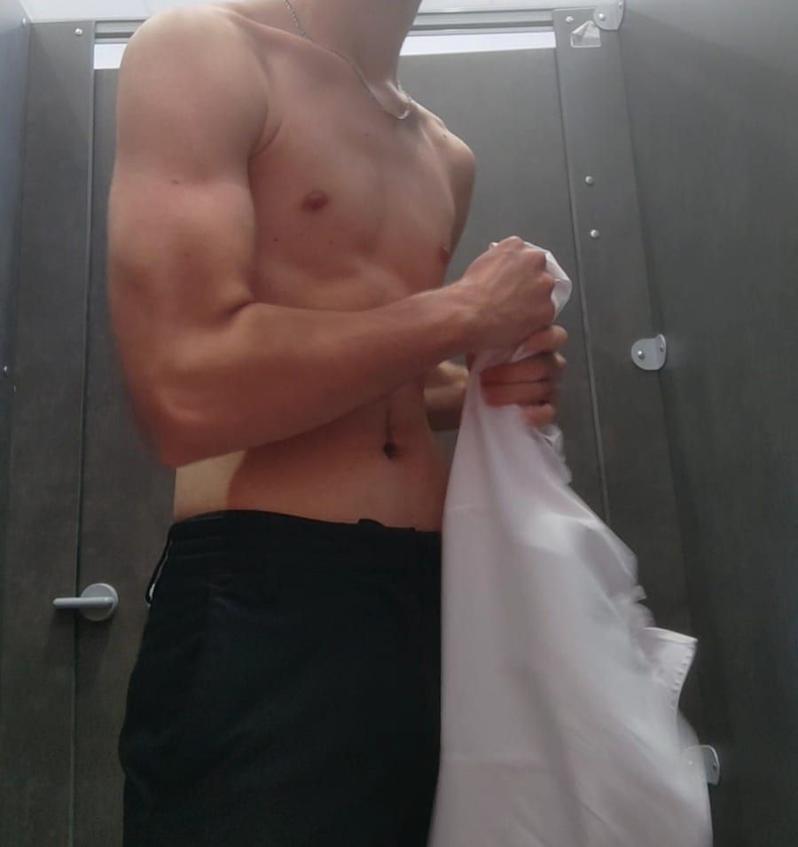 Amiel - Site rencontres gay à Masein Profil de Amiel, 26 ans, Site rencontres gay à Masein (Grisons)