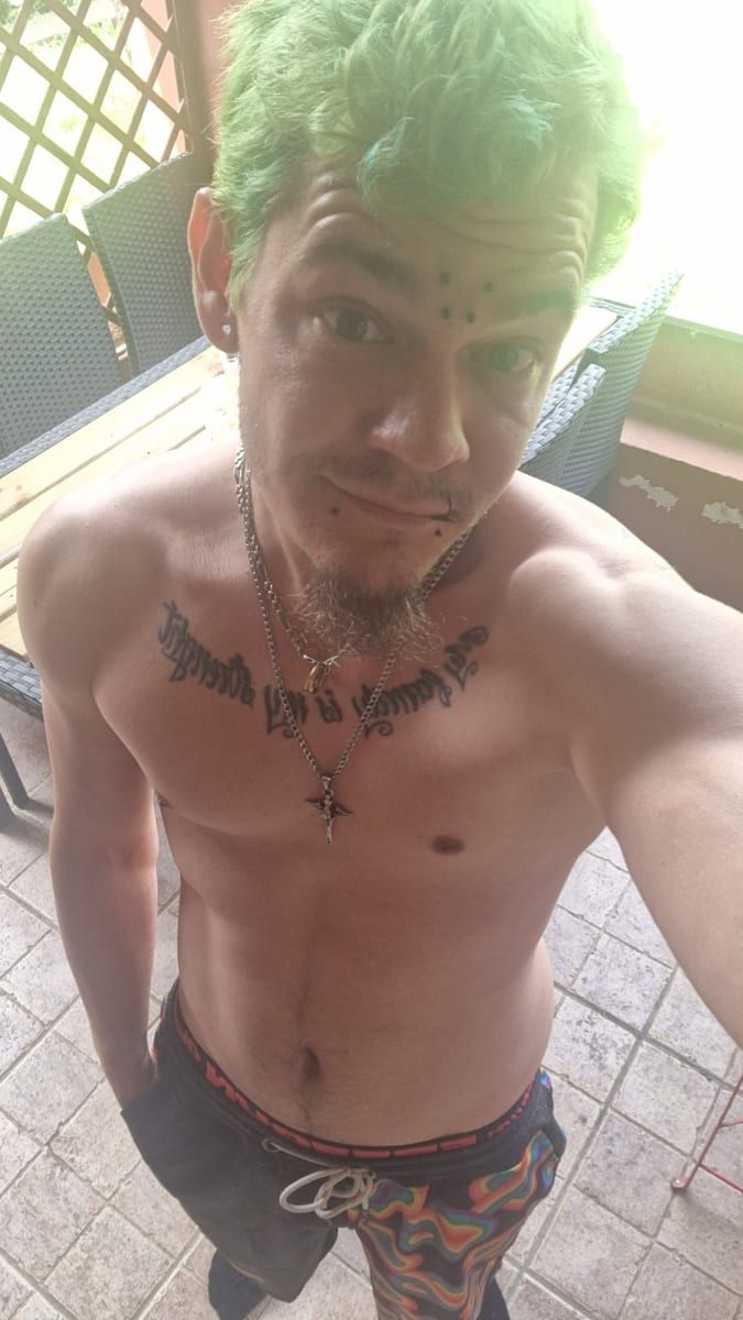 Venceslas - Site rencontres gay à Cormoret Profil de Venceslas, 44 ans, Site rencontres gay à Cormoret (Berne)