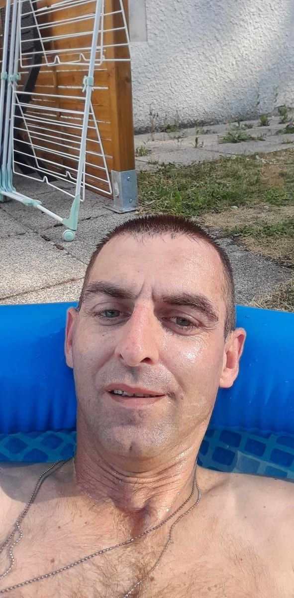 Mayann - Site rencontres gay à Veyrier Profil de Mayann, 45 ans, Site rencontres gay à Veyrier (Genève)