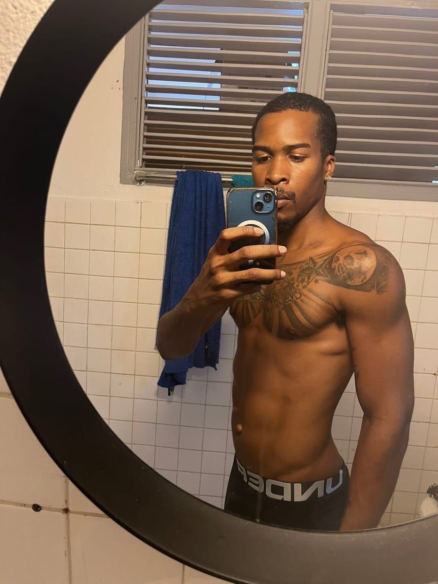 Titus - Site rencontres gay à Richenthal Profil de Titus, 43 ans, Site rencontres gay à Richenthal (Lucerne)