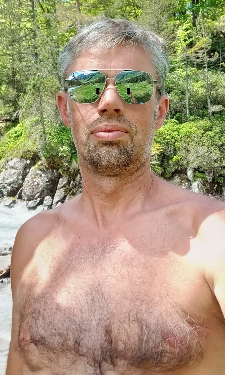 Rayene - Site rencontres gay à Obermutten Profil de Rayene, 35 ans, Site rencontres gay à Obermutten (Grisons)
